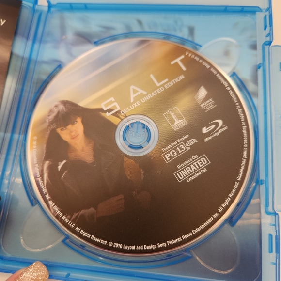 Salt DVD Movie featuring Angelina Jolie and Liev Schreiber - Picture 2 of 4